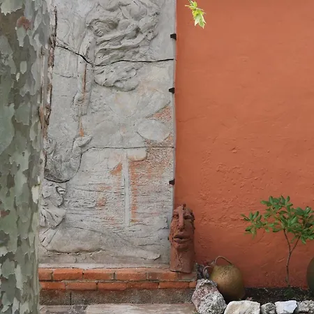 Nyaraló Lo Dell'artista *